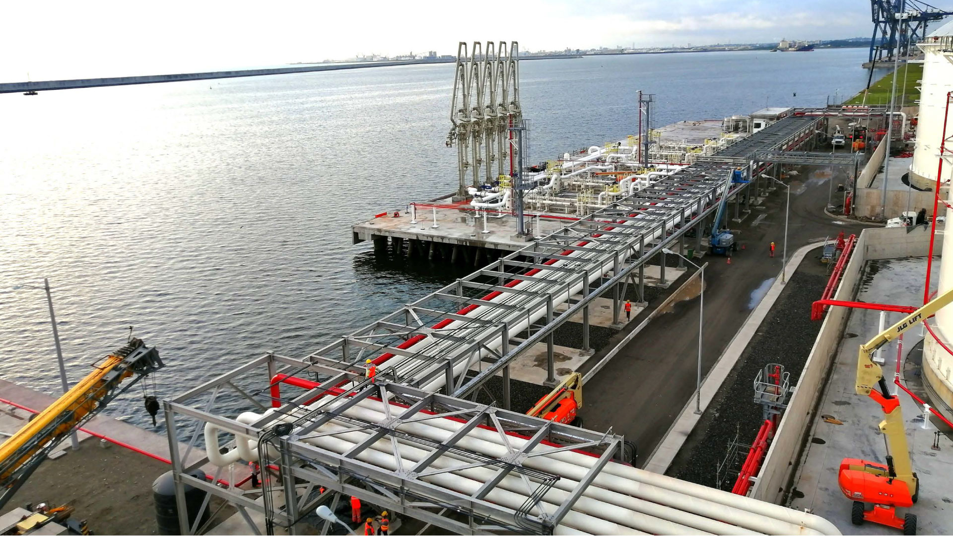 Racks Veracruz — estructura de acero industrial portuaria fabricada e instalada por Jaza Ingeniería, certificación AISC